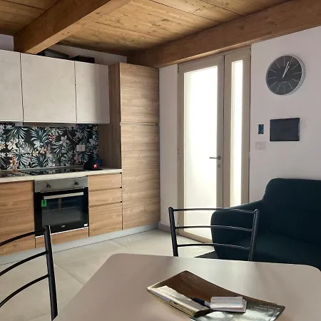 Davis * Μπρίντιζι