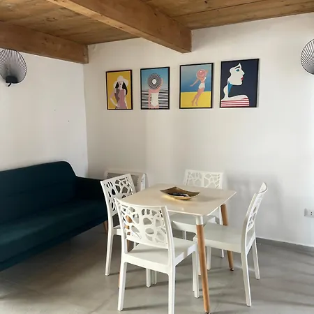 Ferienhaus Davis Brindisi